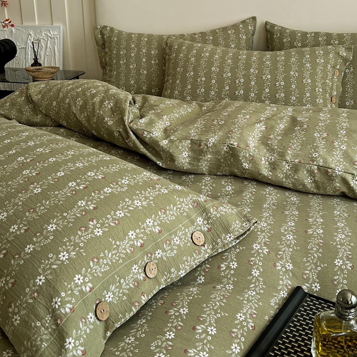 91家纺网 家纺一手货源 找家纺 梦纤绒 2025新款亚麻纽扣款四件套 复古绿