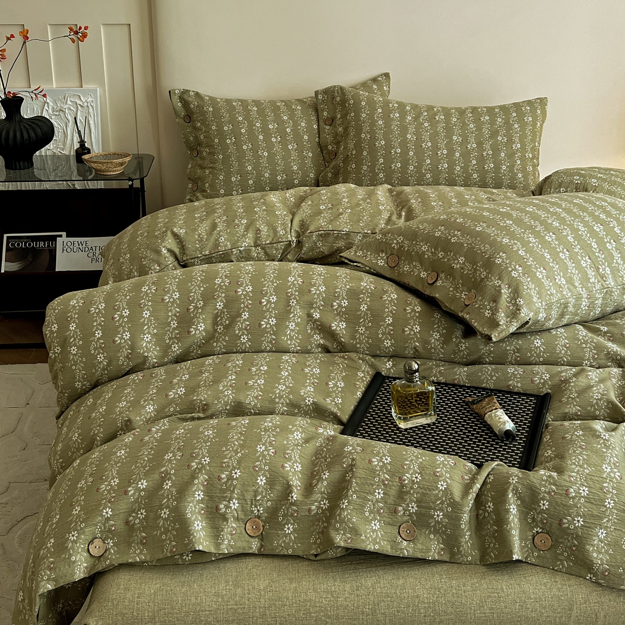 91家纺网 家纺一手货源 找家纺 梦纤绒 2025新款亚麻纽扣款四件套 复古绿