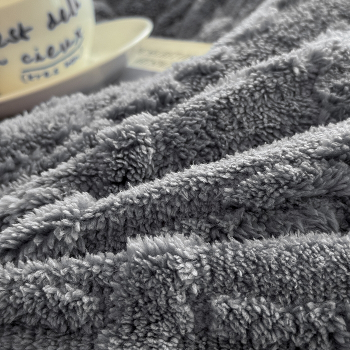 91家纺网 家纺一手货源 找家纺 畅销被业 2025新款塔芙绒冬被 塔芙绒-高级灰