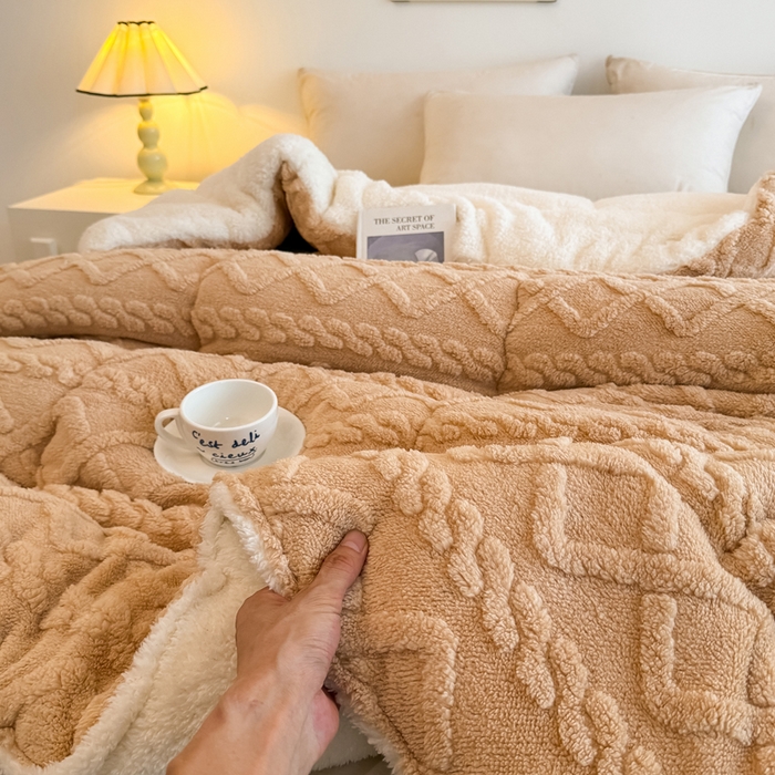 91家纺网 家纺一手货源 找家纺 畅销被业 2025新款塔芙绒冬被 塔芙绒-卡其