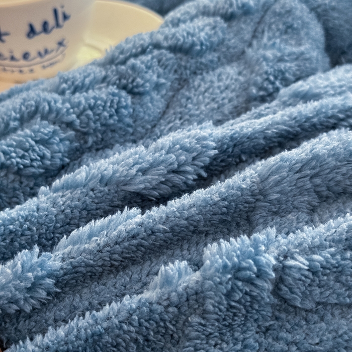 91家纺网 家纺一手货源 找家纺 畅销被业 2025新款塔芙绒冬被 塔芙绒-蓝色