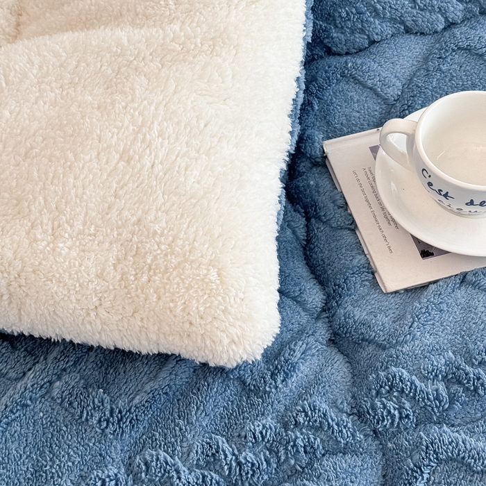 91家纺网 家纺一手货源 找家纺 畅销被业 2025新款塔芙绒冬被 塔芙绒-蓝色