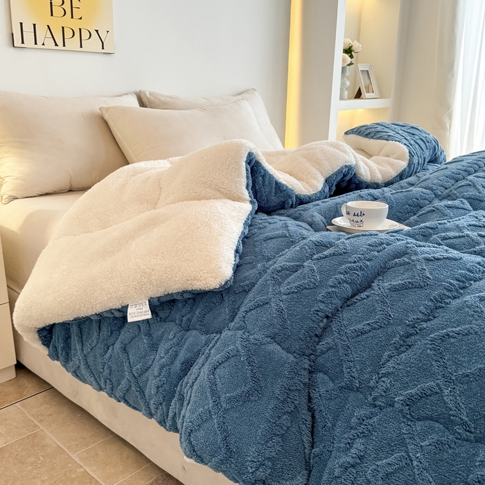 91家纺网 家纺一手货源 找家纺 畅销被业 2025新款塔芙绒冬被 塔芙绒-蓝色
