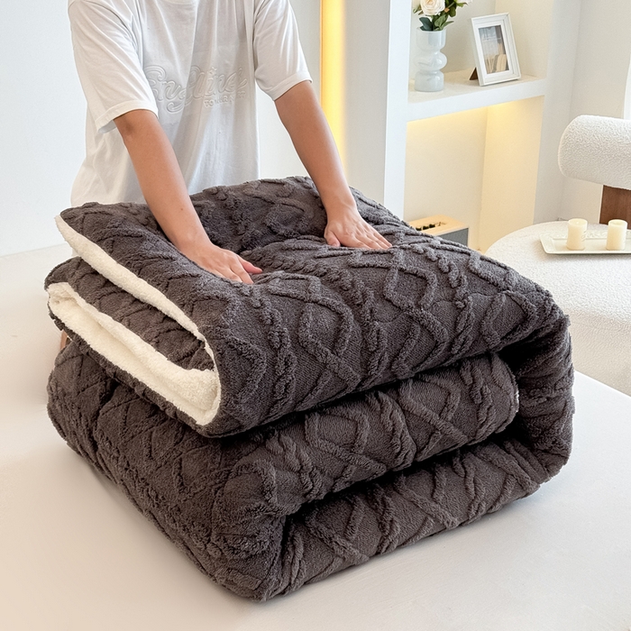 91家纺网 家纺一手货源 找家纺 畅销被业 2025新款塔芙绒冬被 塔芙绒-深灰