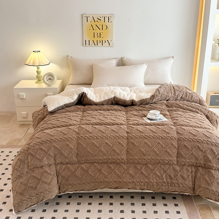 91家纺网 家纺一手货源 找家纺 畅销被业 2025新款塔芙绒冬被 塔芙绒-深咖