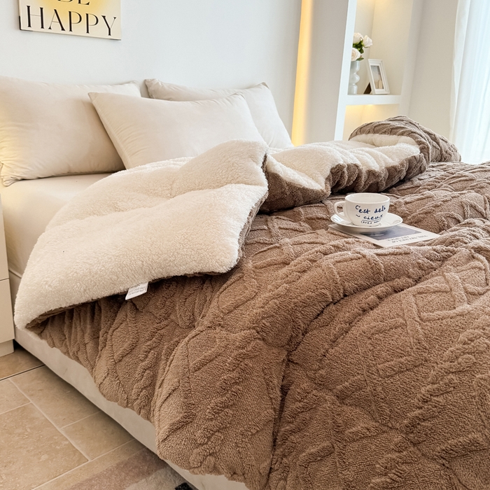 91家纺网 家纺一手货源 找家纺 畅销被业 2025新款塔芙绒冬被 塔芙绒-深咖