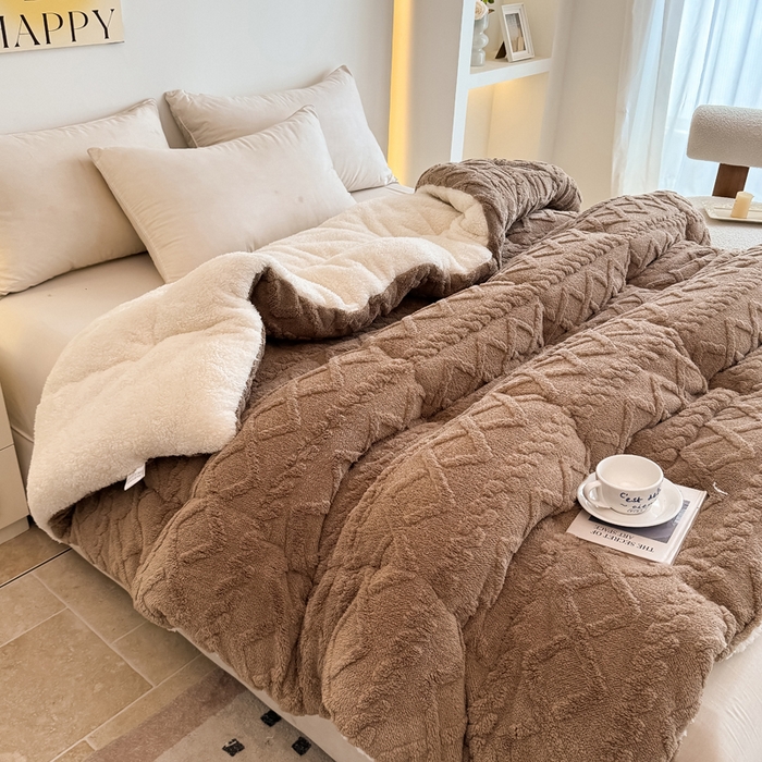 91家纺网 家纺一手货源 找家纺 畅销被业 2025新款塔芙绒冬被 塔芙绒-深咖