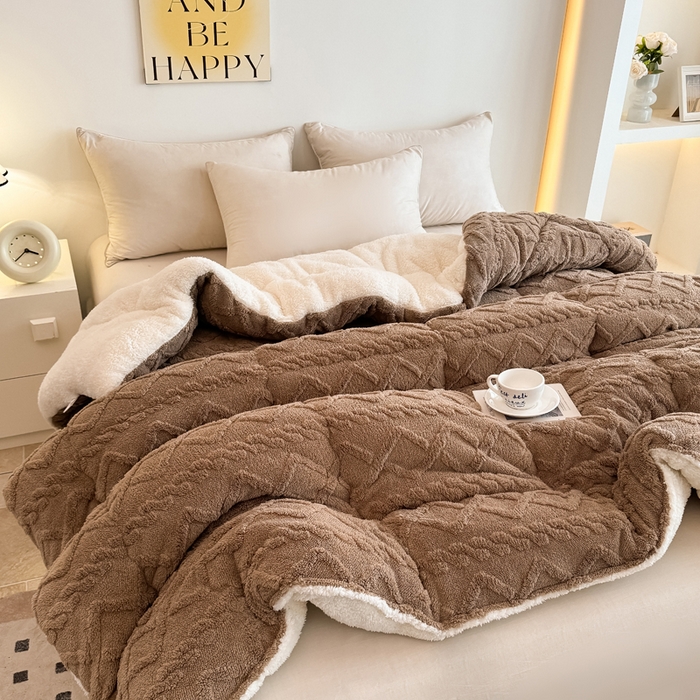 91家纺网 家纺一手货源 找家纺 畅销被业 2025新款塔芙绒冬被 塔芙绒-深咖