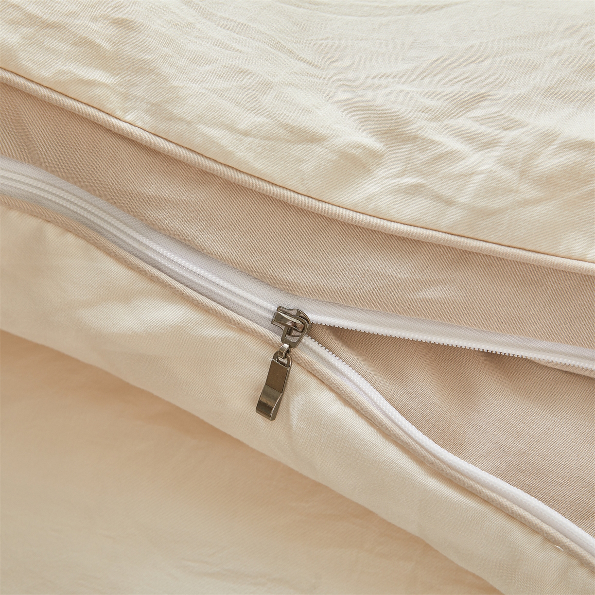 91家纺网 家纺一手货源 找家纺 逸居家纺 2025新款A类水洗棉立体边良品大豆被子母被 良品大豆子母被-白拼咖