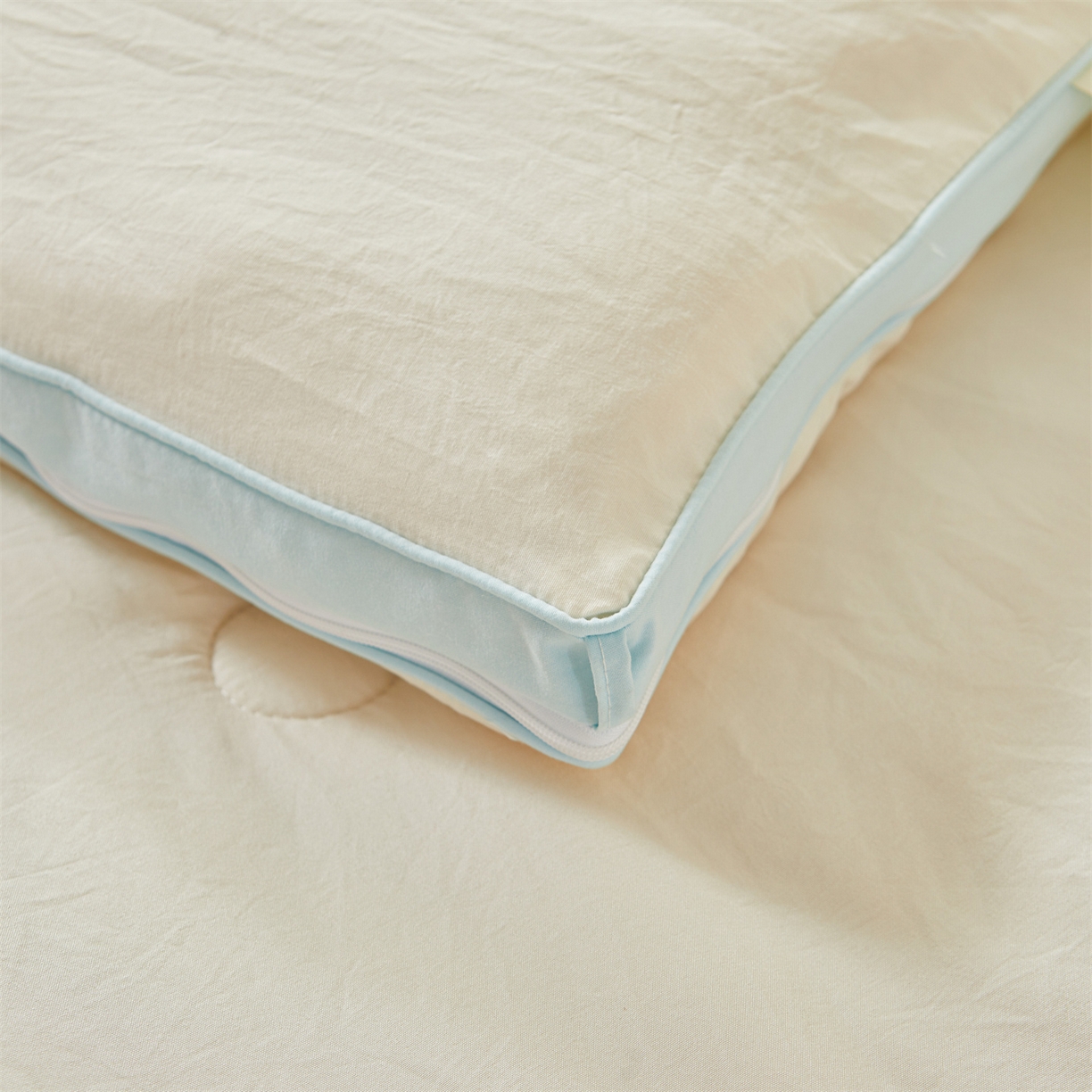 91家纺网 家纺一手货源 找家纺 逸居家纺 2025新款A类水洗棉立体边良品大豆被子母被 良品大豆子母被-白拼天蓝