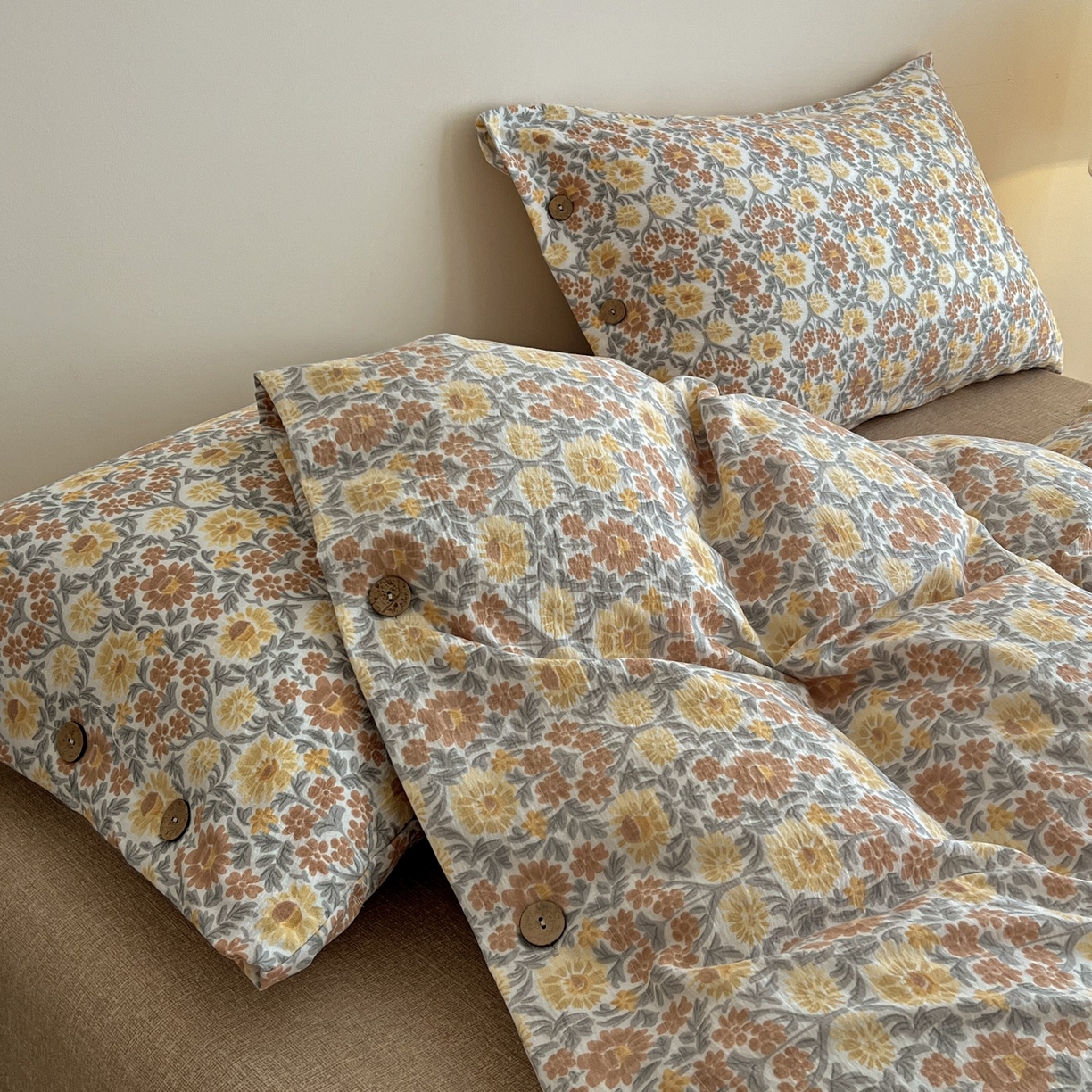 91家纺网 家纺一手货源 找家纺 梦纤绒 2025新款亚麻纽扣款四件套 洛神