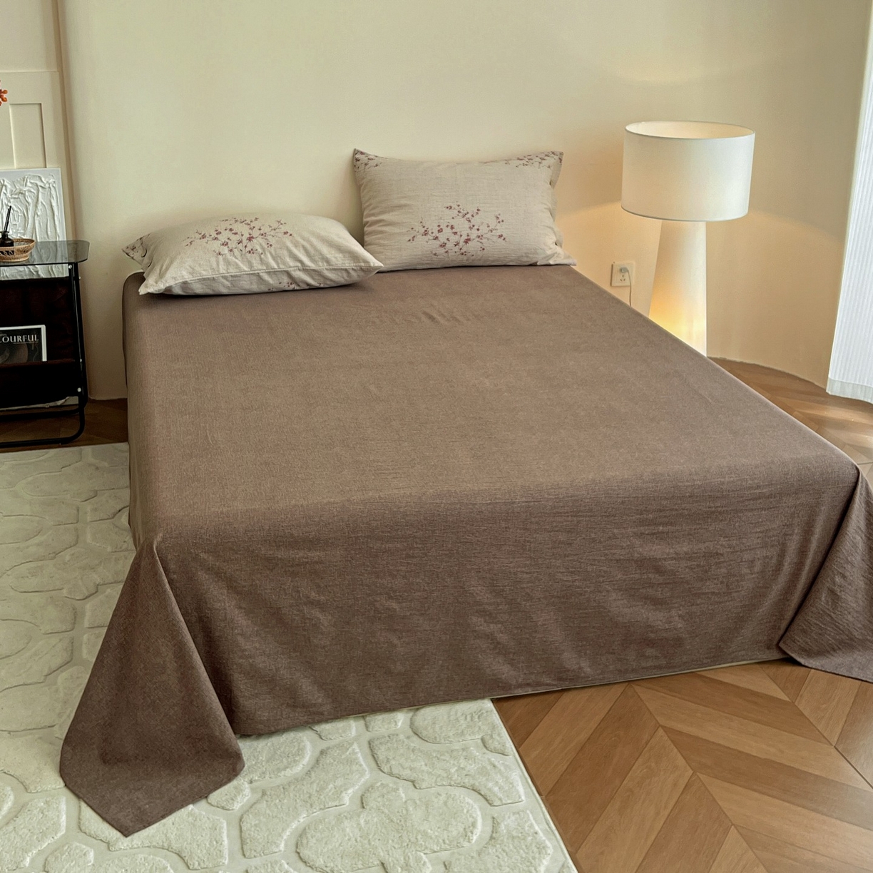 91家纺网 家纺一手货源 找家纺 梦纤绒 2025新款亚麻纽扣款四件套 梅花洛