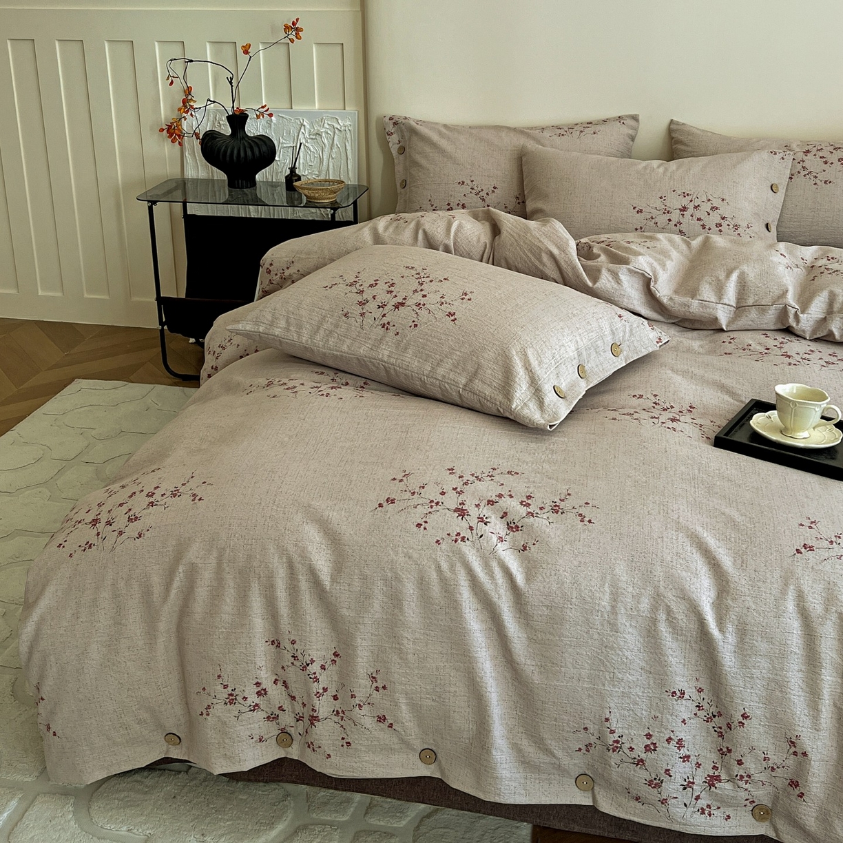 91家纺网 家纺一手货源 找家纺 梦纤绒 2025新款亚麻纽扣款四件套 梅花洛