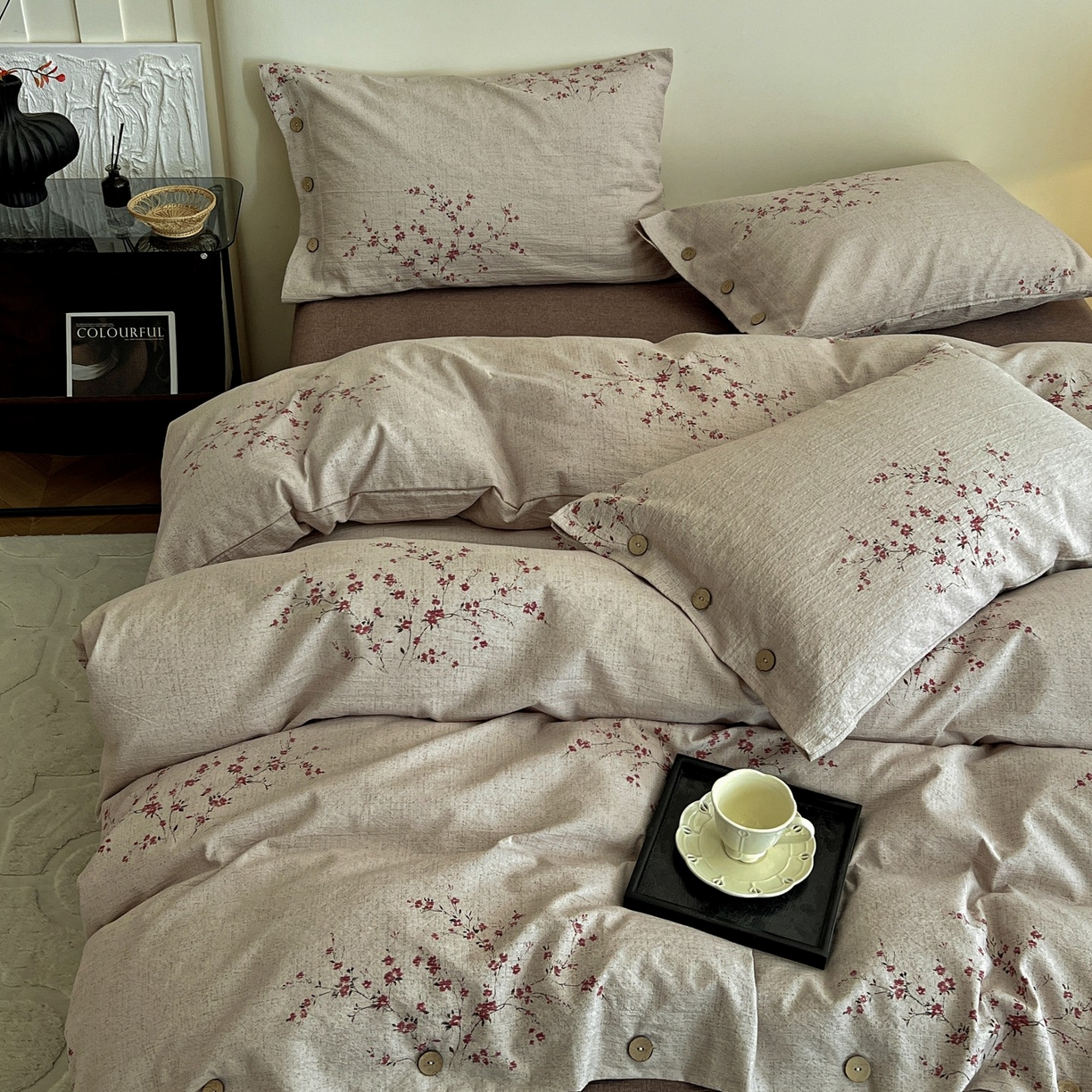 91家纺网 家纺一手货源 找家纺 梦纤绒 2025新款亚麻纽扣款四件套 梅花洛