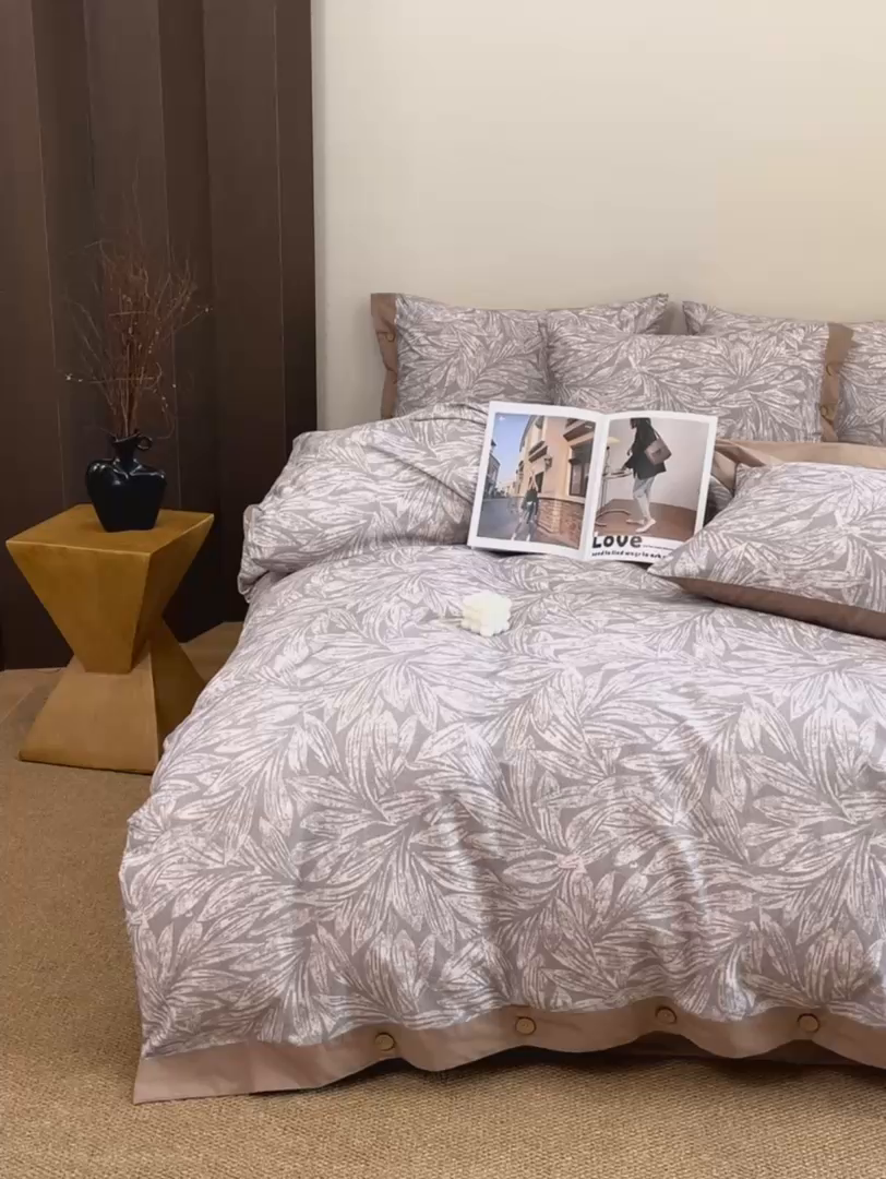 91家纺网 家纺一手货源 找家纺 未来家居 2025秋冬新款全棉加厚磨毛纽扣工艺四件套 雅集-灰