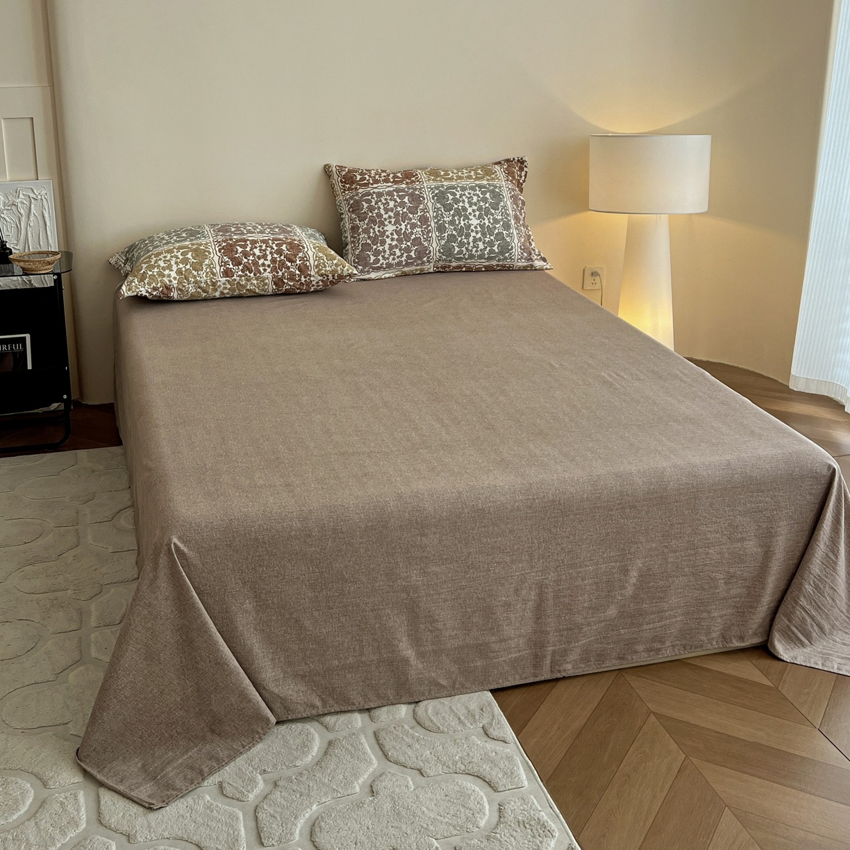 91家纺网 家纺一手货源 找家纺 梦纤绒 2025新款亚麻纽扣款四件套 美好时光