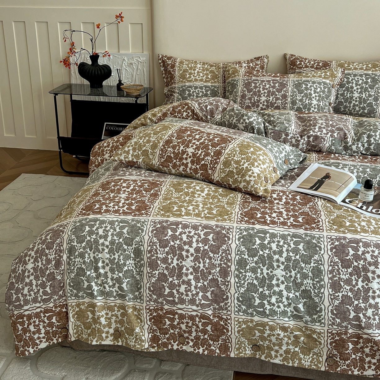 91家纺网 家纺一手货源 找家纺 梦纤绒 2025新款亚麻纽扣款四件套 美好时光