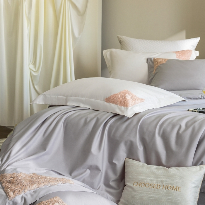 91家纺网 家纺一手货源 找家纺 初拾 2025新款100s全棉“精致”蕾丝花边四件套—嘉柏丽尔  嘉柏丽尔-气质灰