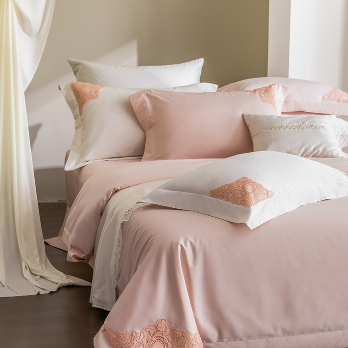 91家纺网 家纺一手货源 找家纺 初拾 2025新款100s全棉“精致”蕾丝花边四件套—嘉柏丽尔  嘉柏丽尔-浅樱粉