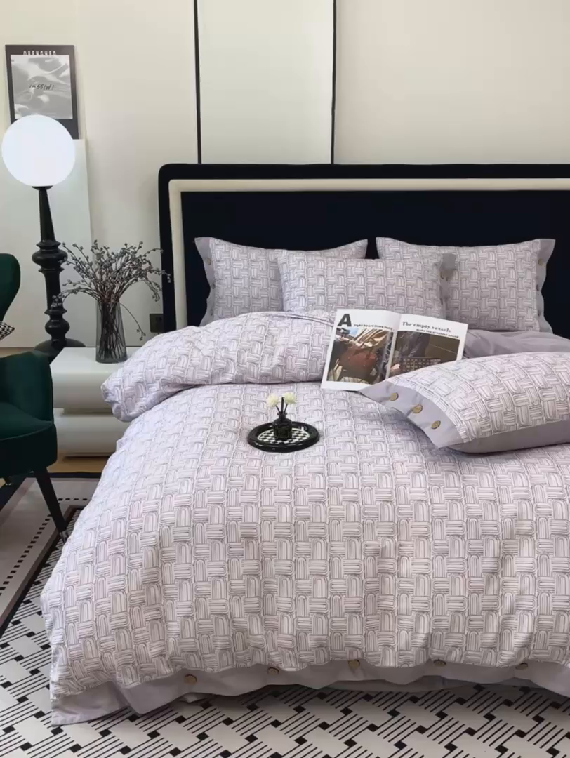 91家纺网 家纺一手货源 找家纺 未来家居 2025秋冬新款全棉加厚磨毛纽扣工艺四件套 浅行-紫