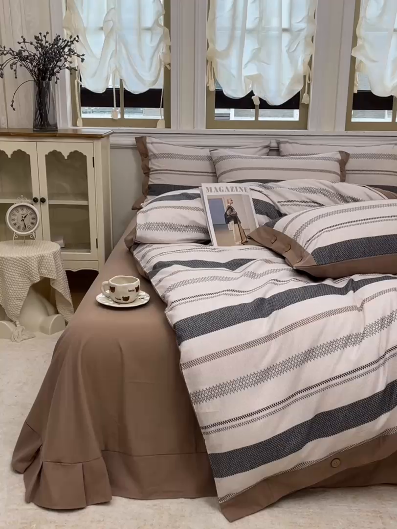 91家纺网 家纺一手货源 找家纺 未来家居 2025秋冬新款全棉加厚磨毛纽扣工艺四件套 川屿-灰