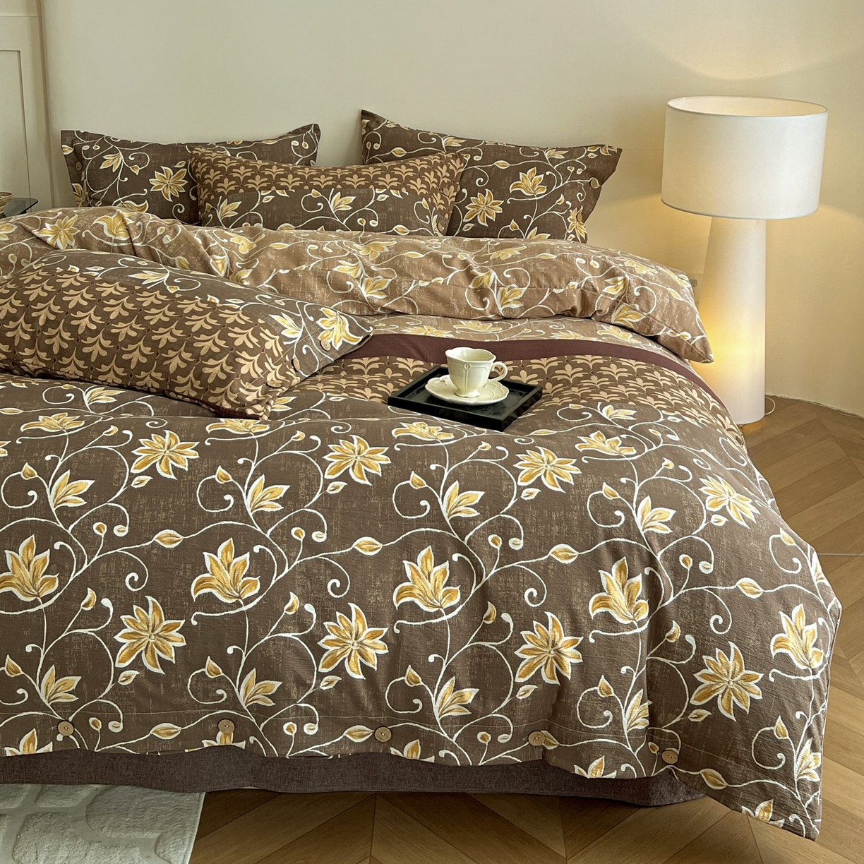 91家纺网 家纺一手货源 找家纺 梦纤绒 2025新款亚麻纽扣款四件套 一路繁花