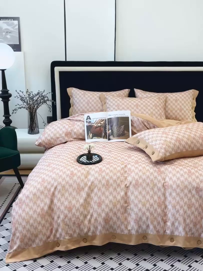 91家纺网 家纺一手货源 找家纺 未来家居 2025秋冬新款全棉加厚磨毛纽扣工艺四件套 拜伦-咖