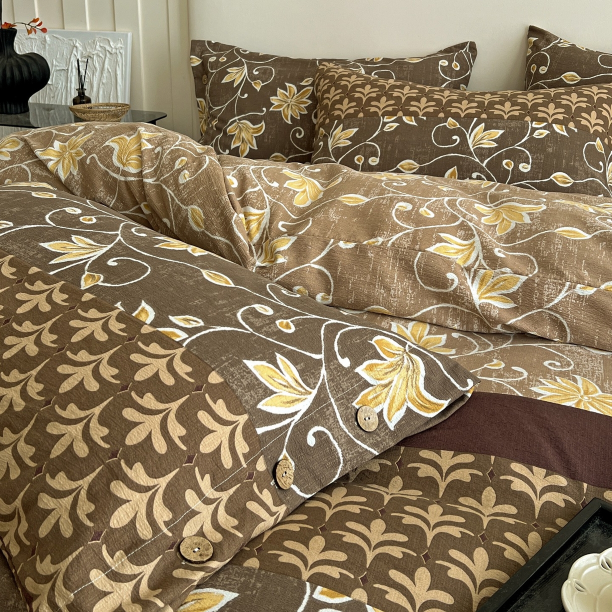 91家纺网 家纺一手货源 找家纺 梦纤绒 2025新款亚麻纽扣款四件套 一路繁花