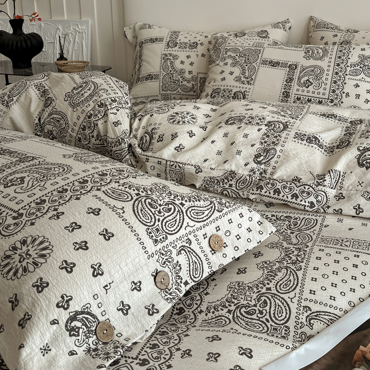 91家纺网 家纺一手货源 找家纺 梦纤绒 2025新款亚麻纽扣款四件套 伊甸园