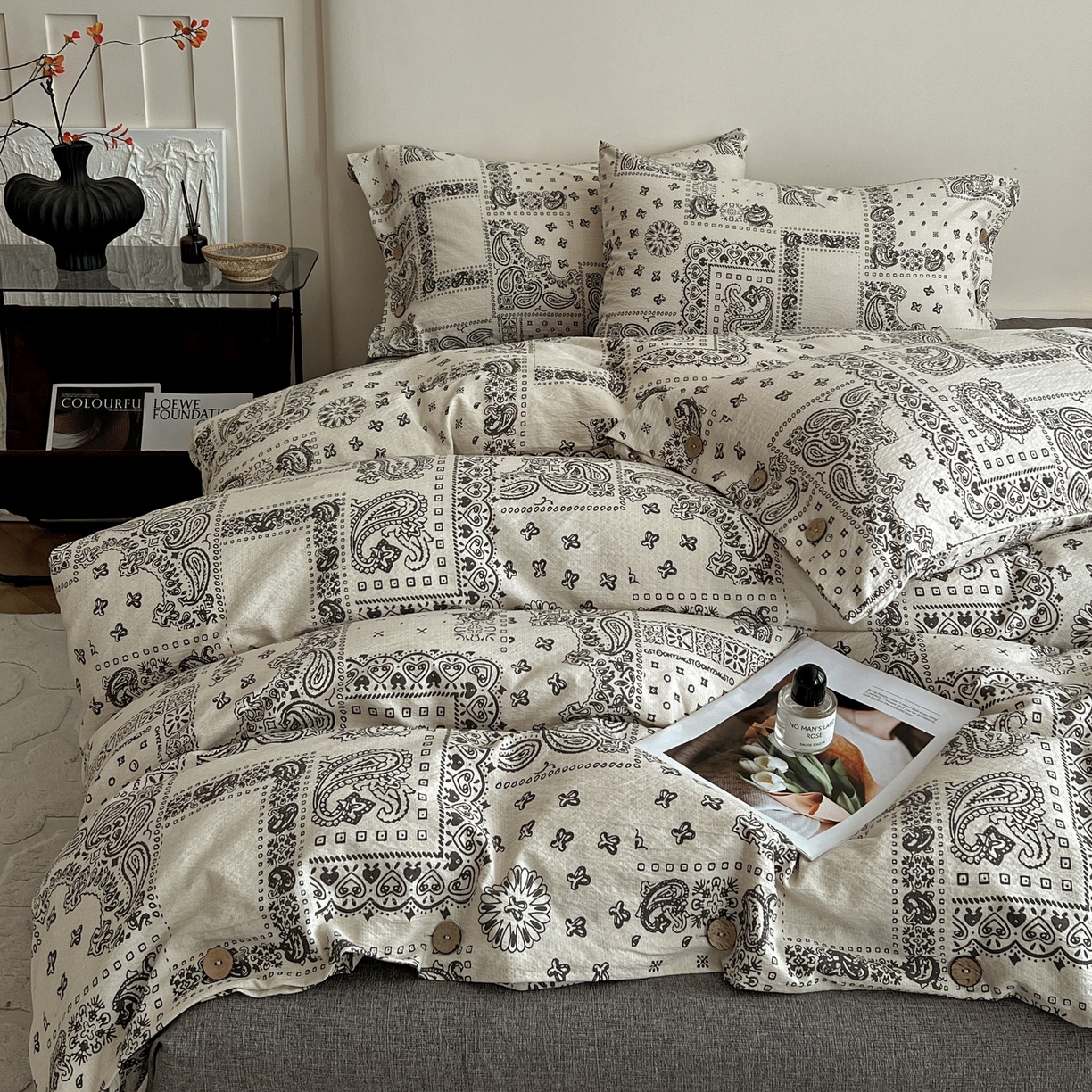 91家纺网 家纺一手货源 找家纺 梦纤绒 2025新款亚麻纽扣款四件套 伊甸园