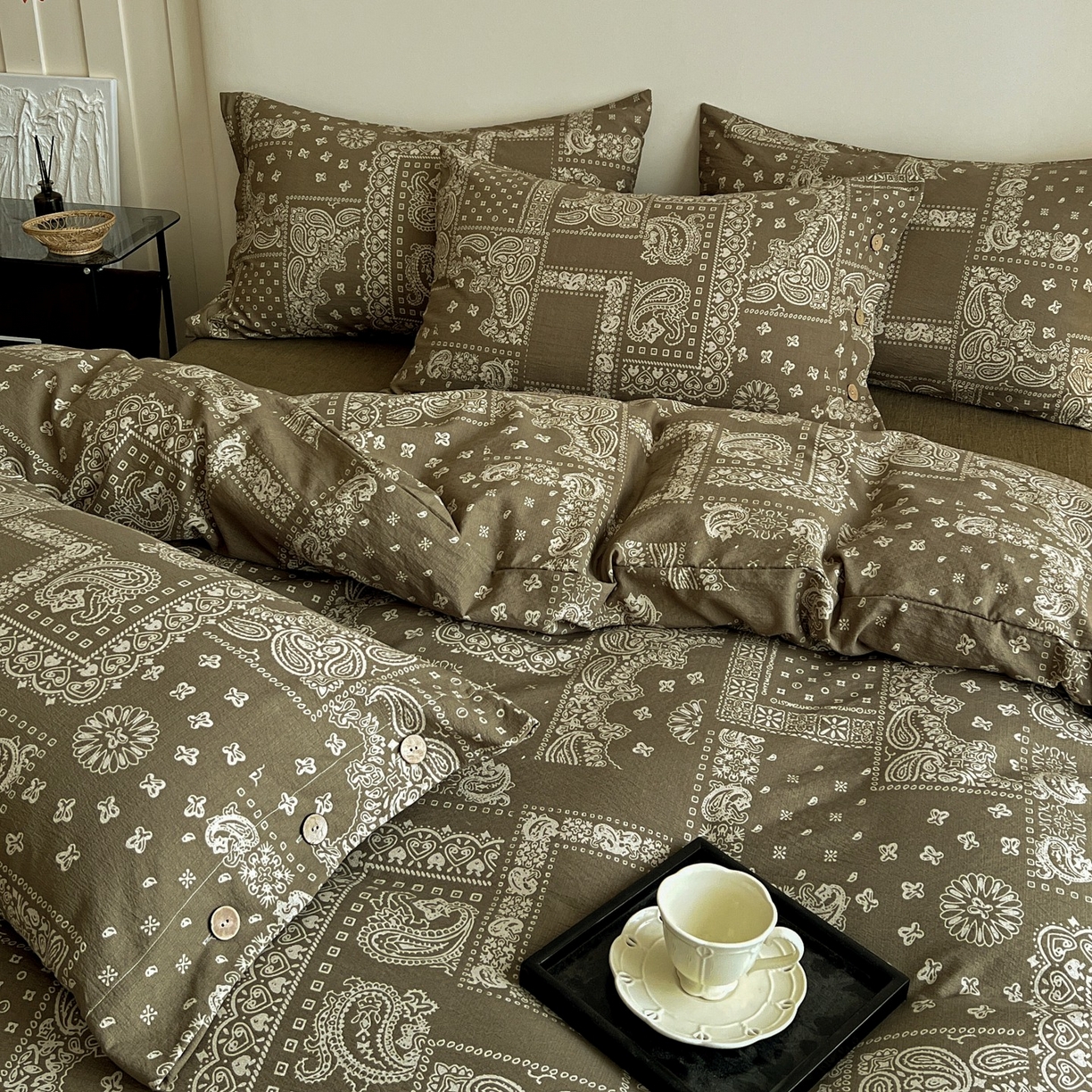 91家纺网 家纺一手货源 找家纺 梦纤绒 2025新款亚麻纽扣款四件套 印象庄园