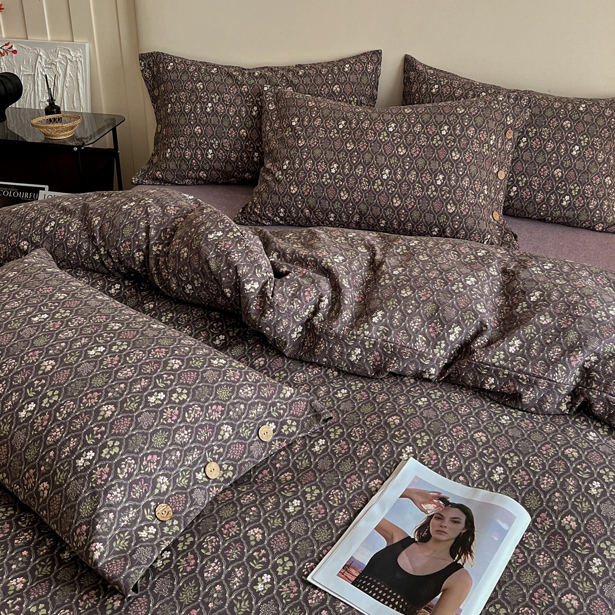 91家纺网 家纺一手货源 找家纺 梦纤绒 2025新款亚麻纽扣款四件套 紫韵