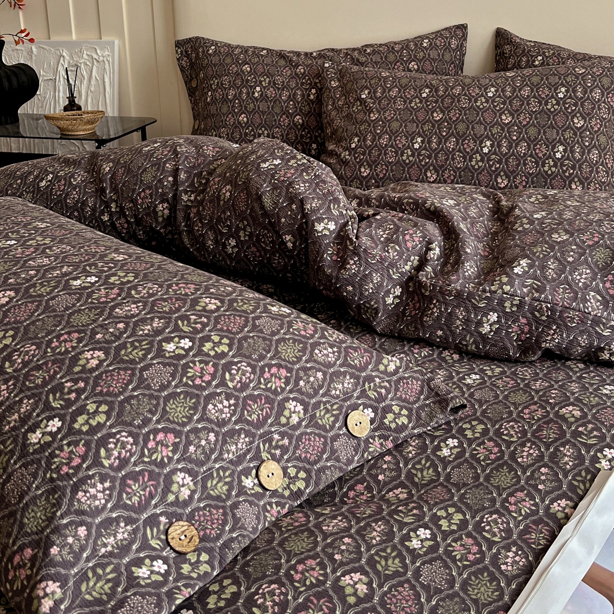 91家纺网 家纺一手货源 找家纺 梦纤绒 2025新款亚麻纽扣款四件套 紫韵