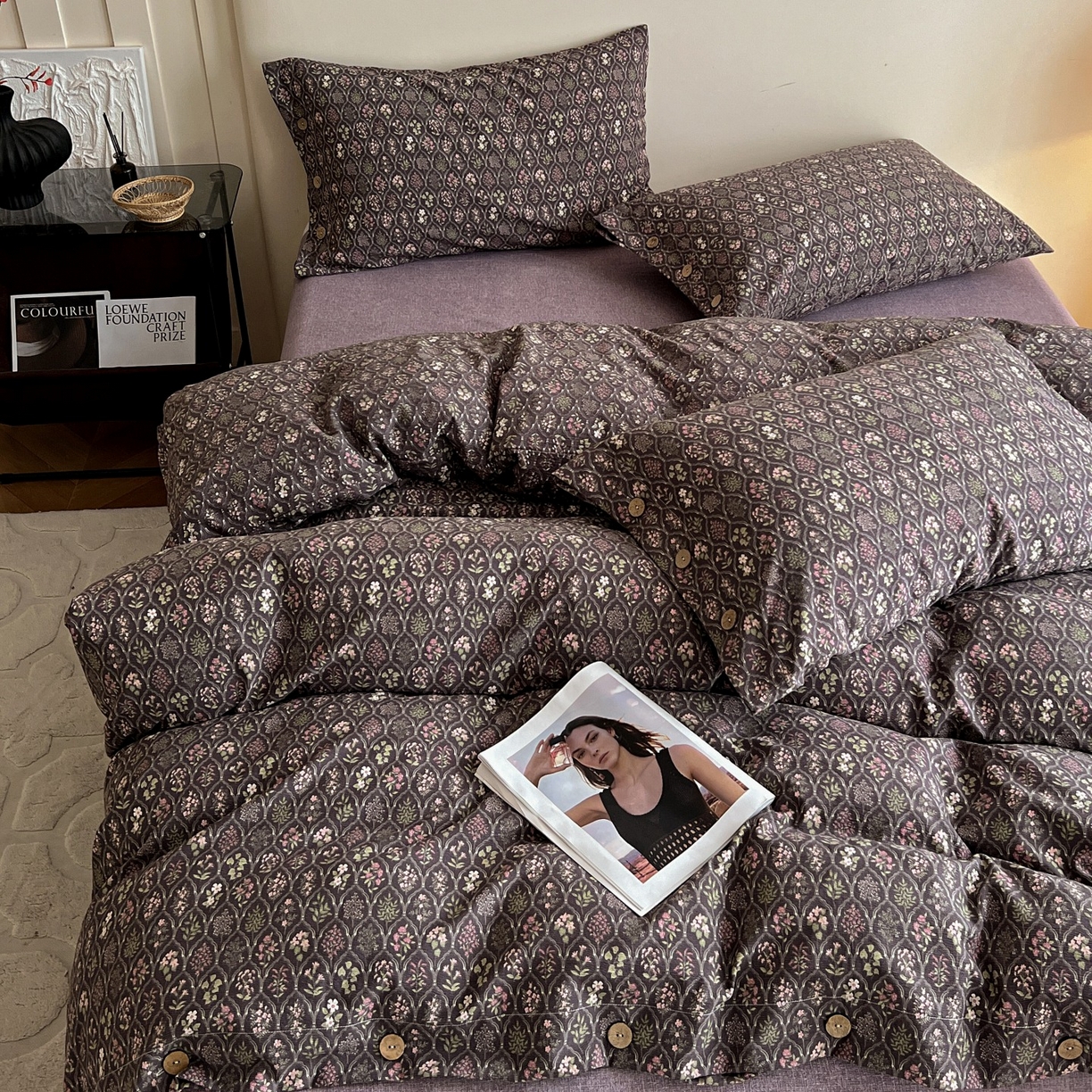 91家纺网 家纺一手货源 找家纺 梦纤绒 2025新款亚麻纽扣款四件套 紫韵