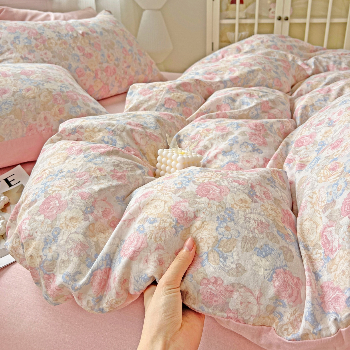 91家纺网 家纺一手货源 找家纺 小懒猪 2025新款全棉有氧有氧双层纱清新印花四件套 富贵满园