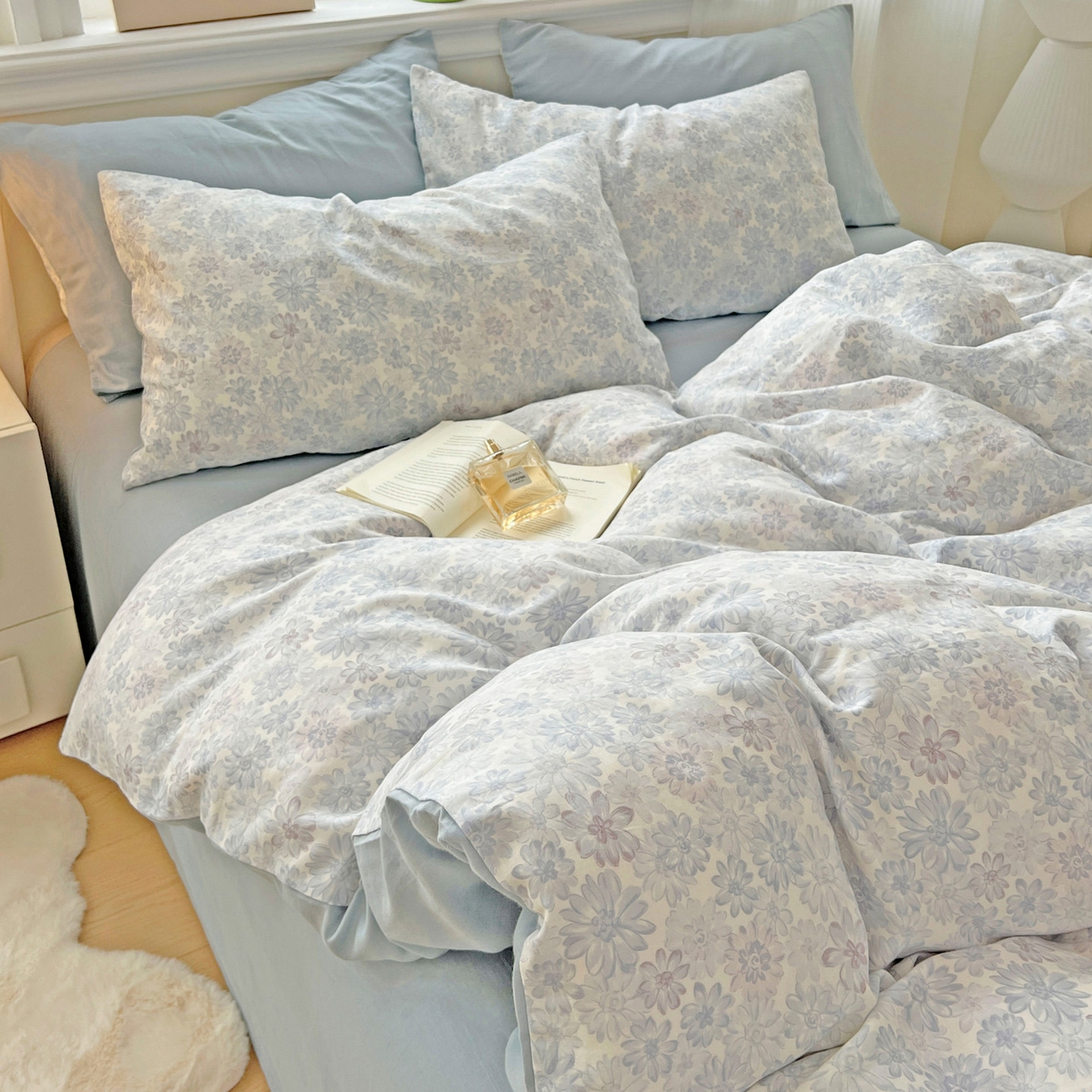 91家纺网 家纺一手货源 找家纺 小懒猪 2025新款全棉有氧有氧双层纱清新印花四件套 蓝花倩影