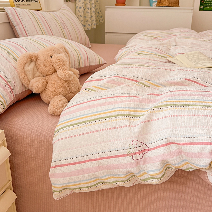 91家纺网 家纺一手货源 找家纺 梦纤绒 2025新款古法水洗棉小布袋四件套，高克重木棉云柔棉 小草莓