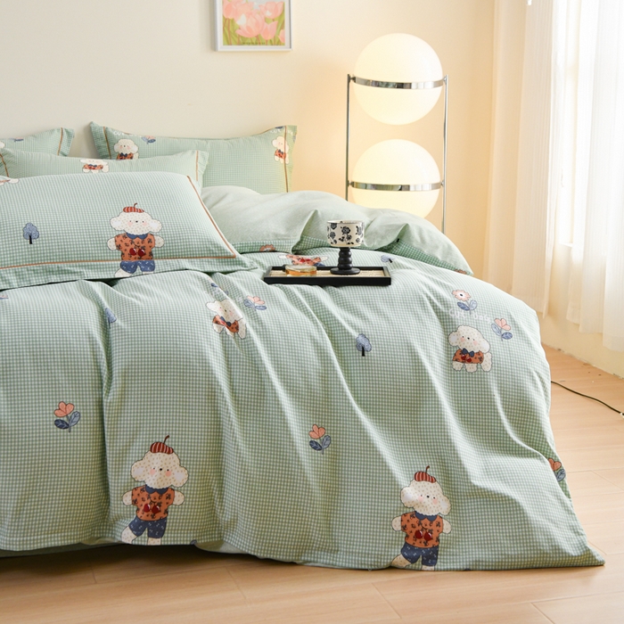 91家纺网 家纺一手货源 找家纺 铭浩家纺 2025新款全棉纯棉数码印花四件套 贴布小熊-绿