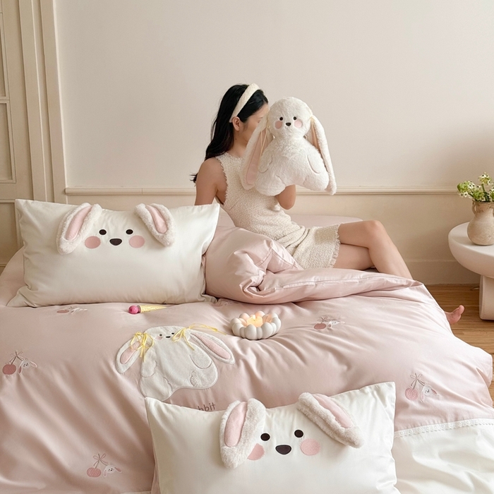 91家纺网 家纺一手货源 找家纺 [91家纺网精选] 新款100S长绒棉精密刺绣系列-樱桃奶兔