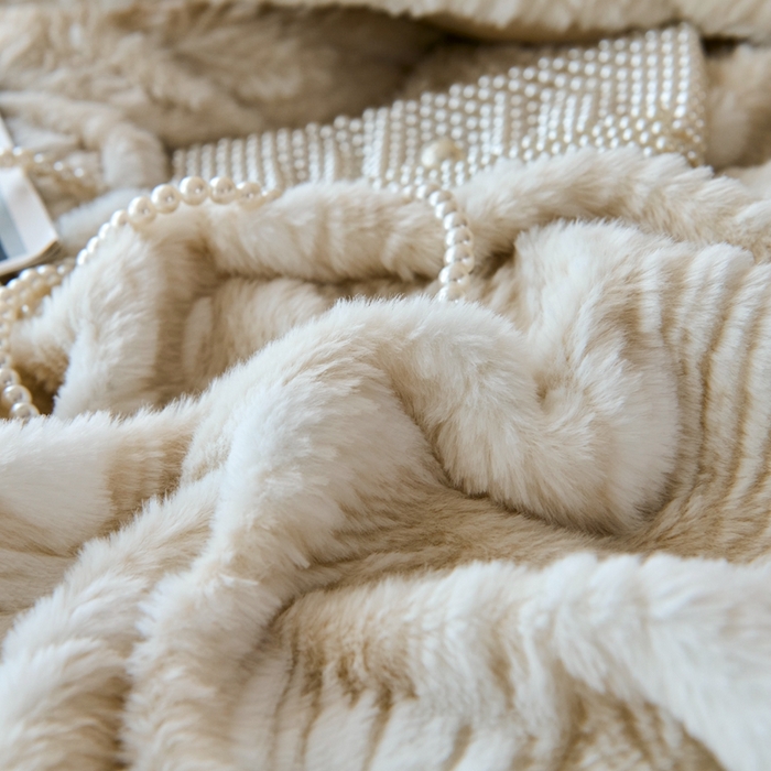 91家纺网 家纺一手货源 找家纺 尚品凤凰 2025兔毛绒四件套 爱娜  卡其