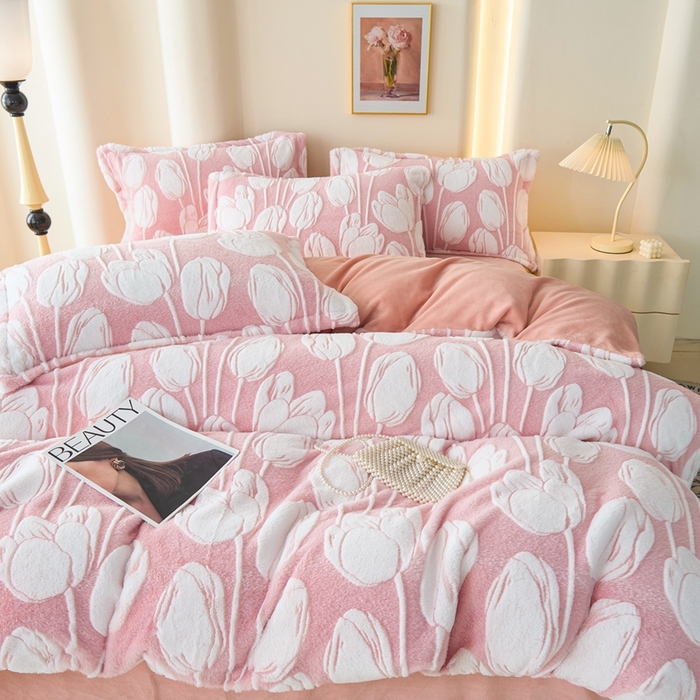 91家纺网 家纺一手货源 找家纺 尚品凤凰 2025兔毛绒四件套 珍妮  粉豆沙