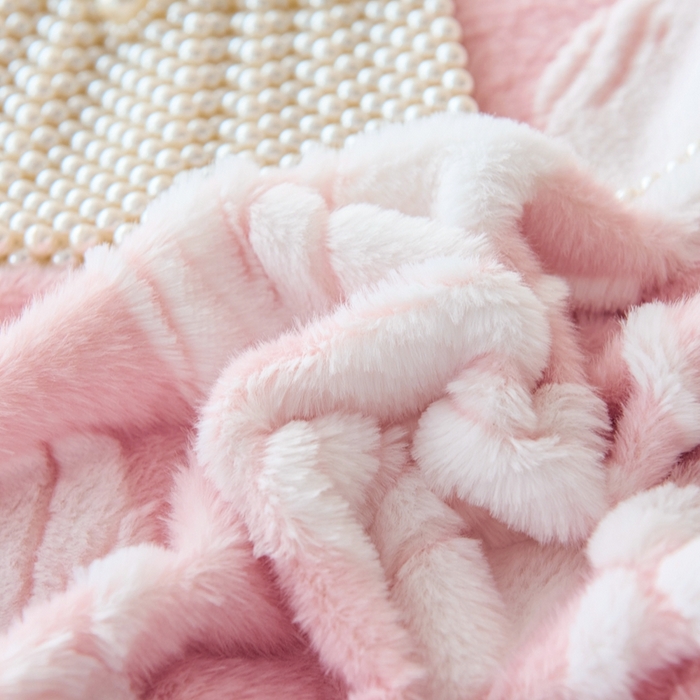 91家纺网 家纺一手货源 找家纺 尚品凤凰 2025兔毛绒四件套 珍妮  粉豆沙