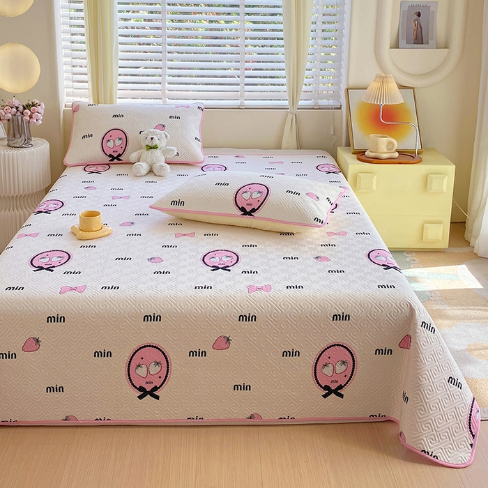 91家纺网 家纺一手货源 找家纺 羽爱家纺 2025新款A类双面印花全棉水洗床盖套件-三件套 草莓奶昔-