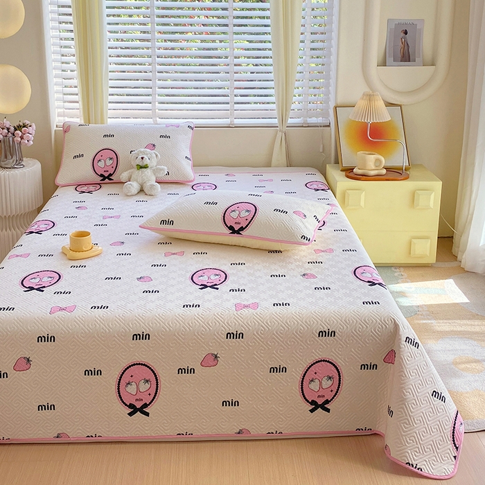 91家纺网 家纺一手货源 找家纺 羽爱家纺 2025新款A类双面印花全棉水洗床盖套件-三件套 草莓奶昔-