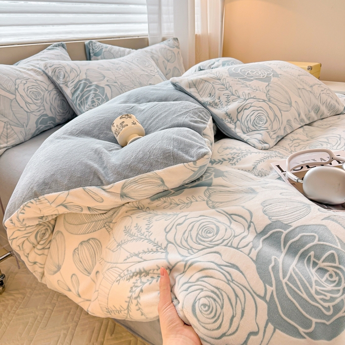 91家纺网 家纺一手货源 找家纺 眠博士 2025新款立体雕花牛奶绒加厚保暖四件套 立体雕花-朵美兰
