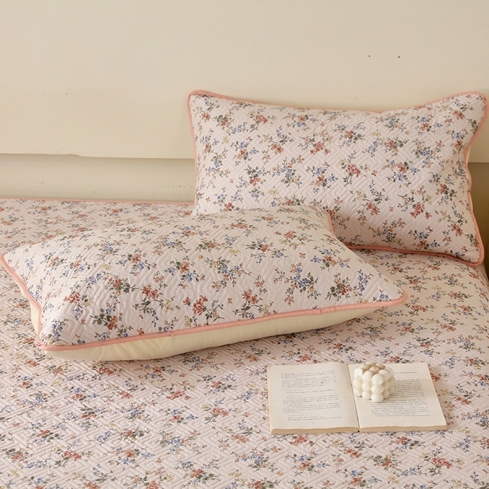91家纺网 家纺一手货源 找家纺 羽爱家纺 2025新款A类双面印花全棉水洗床盖套件-三件套 淡若芬芳-