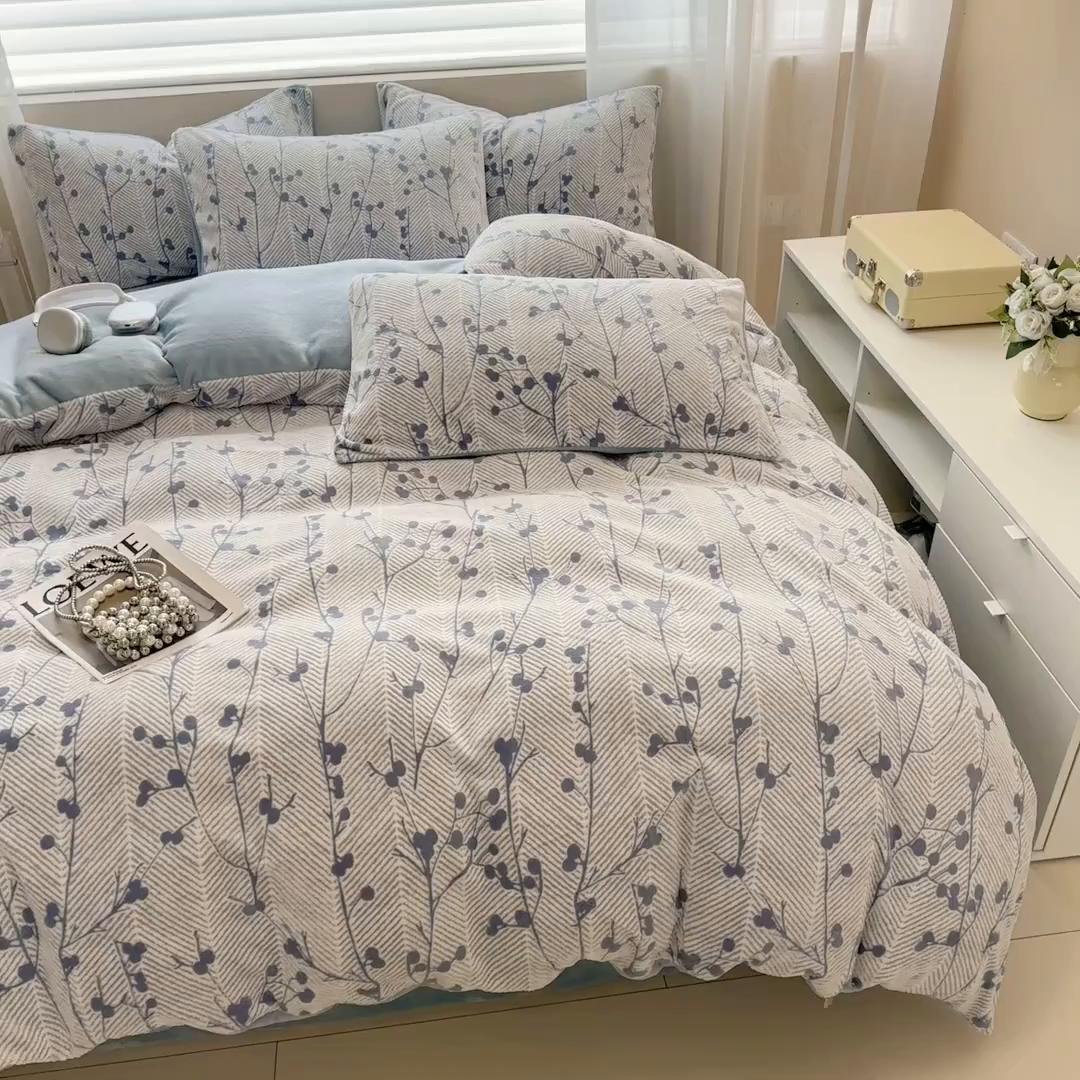 91家纺网 家纺一手货源 找家纺 眠博士 2025新款立体雕花牛奶绒加厚保暖四件套 立体雕花-米洛兰