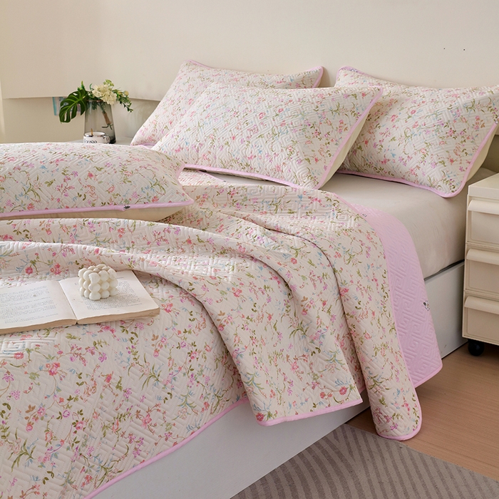 91家纺网 家纺一手货源 找家纺 羽爱家纺 2025新款A类双面印花全棉水洗床盖套件-三件套 花蔓梦境-