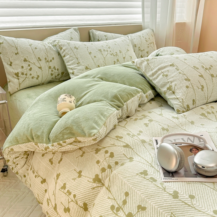 91家纺网 家纺一手货源 找家纺 眠博士 2025新款立体雕花牛奶绒加厚保暖四件套 立体雕花-米洛绿