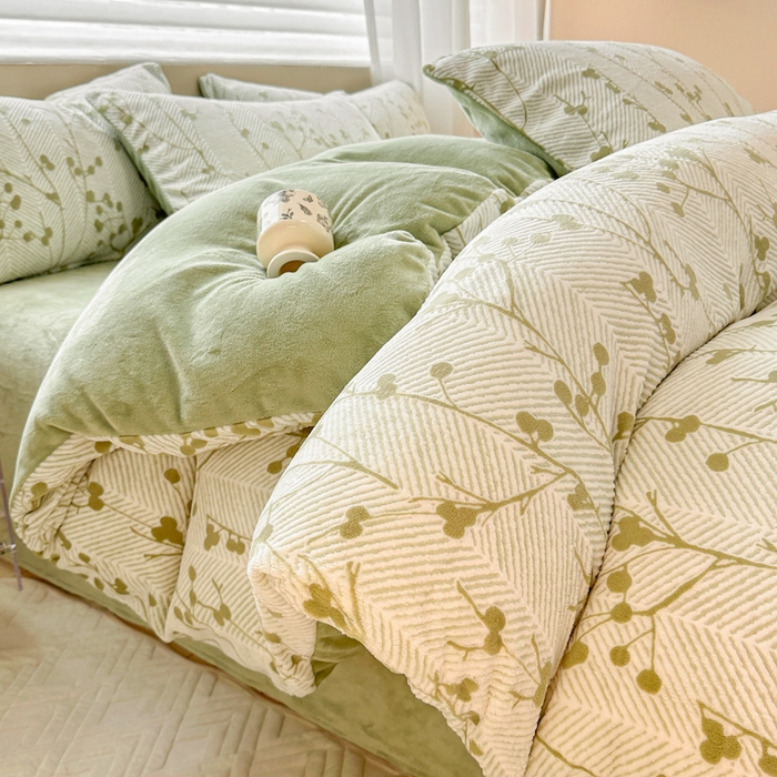 91家纺网 家纺一手货源 找家纺 眠博士 2025新款立体雕花牛奶绒加厚保暖四件套 立体雕花-米洛绿